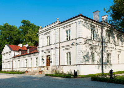 Pałac w Warce-Winiarach – Muzeum im Kazimierza Pułaskiego.